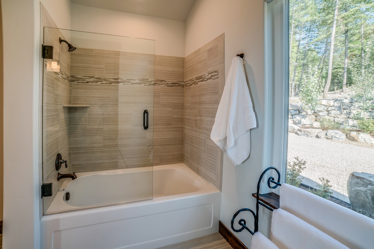 Shower & Tub Installation in Kendall West